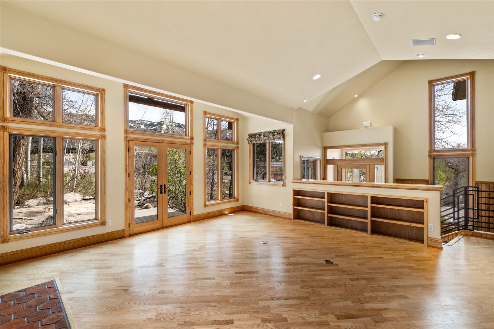 560 Steamboat Boulevard Property Photo 6