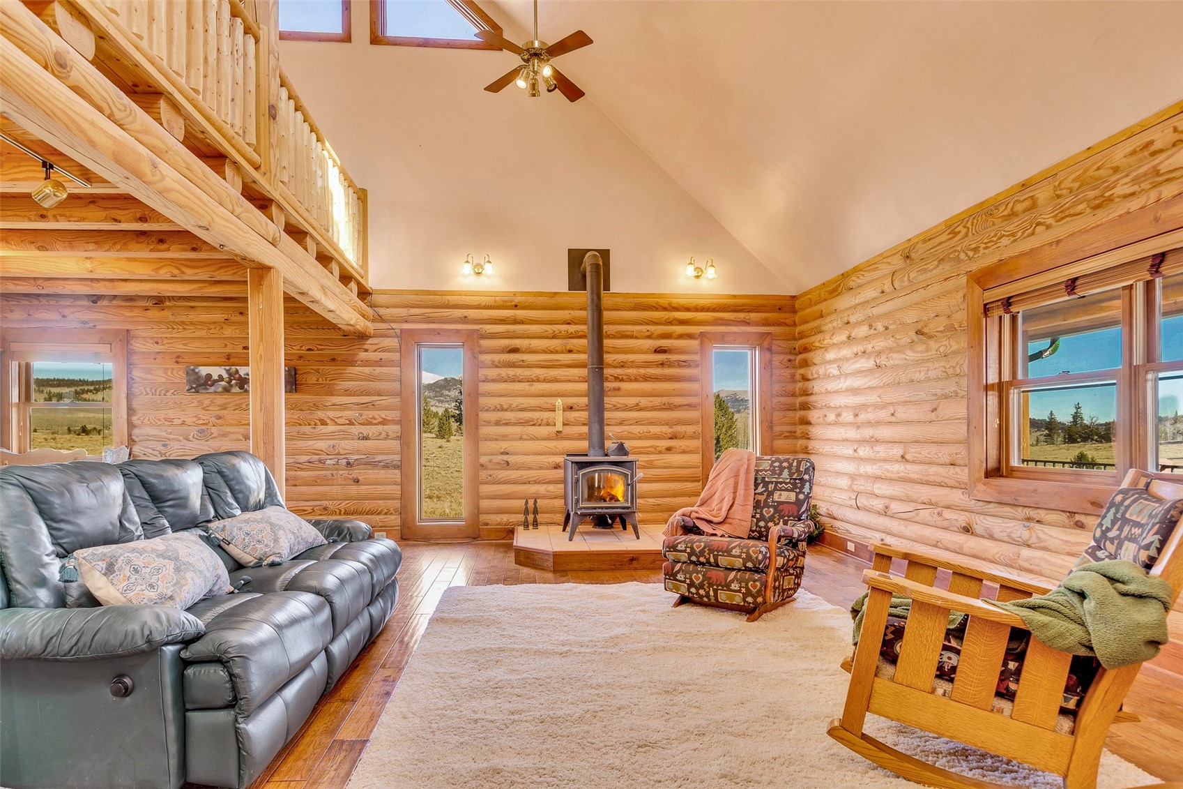 1528 Silverheels Road Property Photo 3