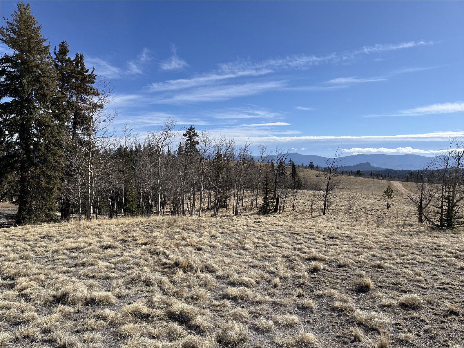 325 Shoshone Drive Property Photo 1
