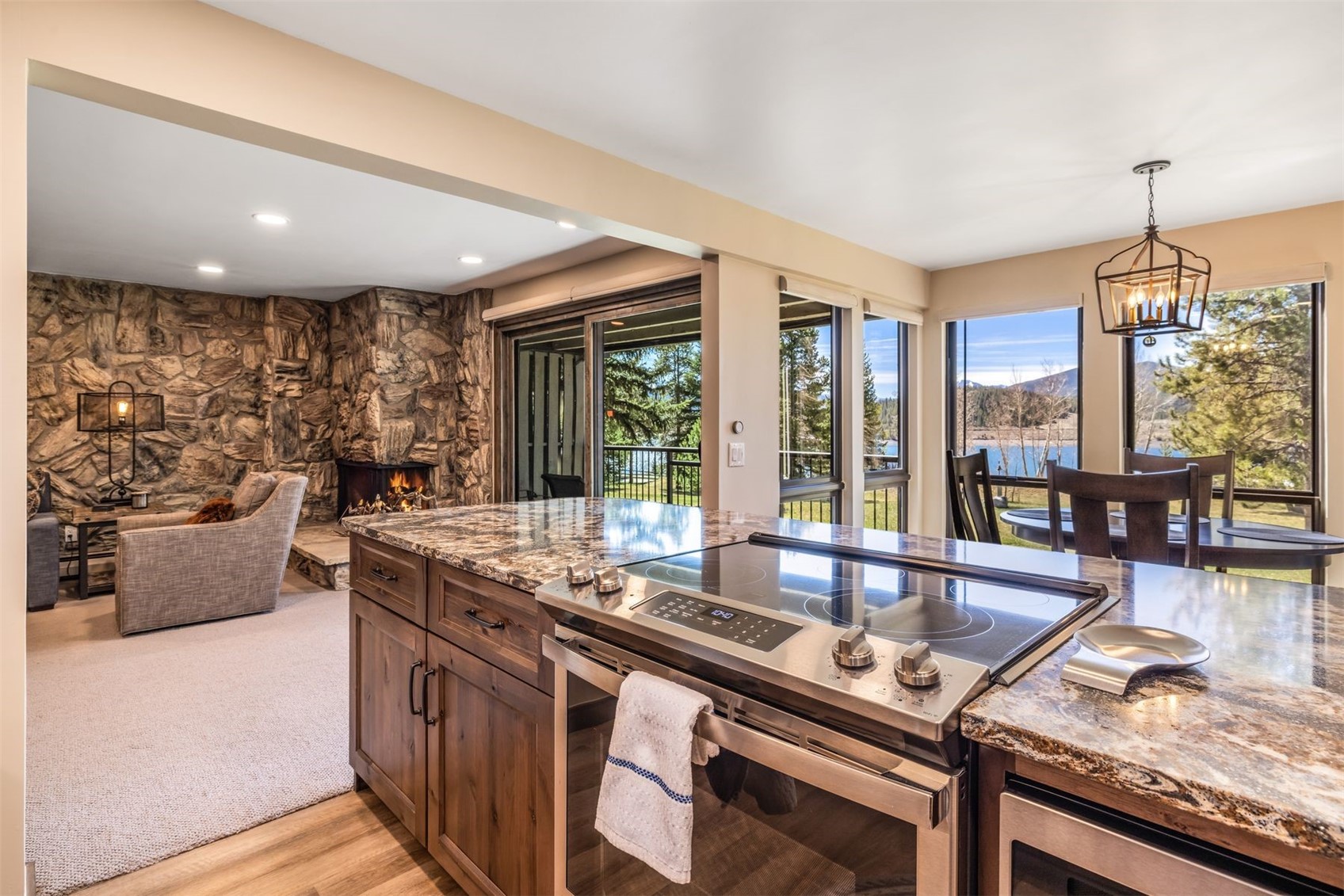 160 E La Bonte STREET 102
