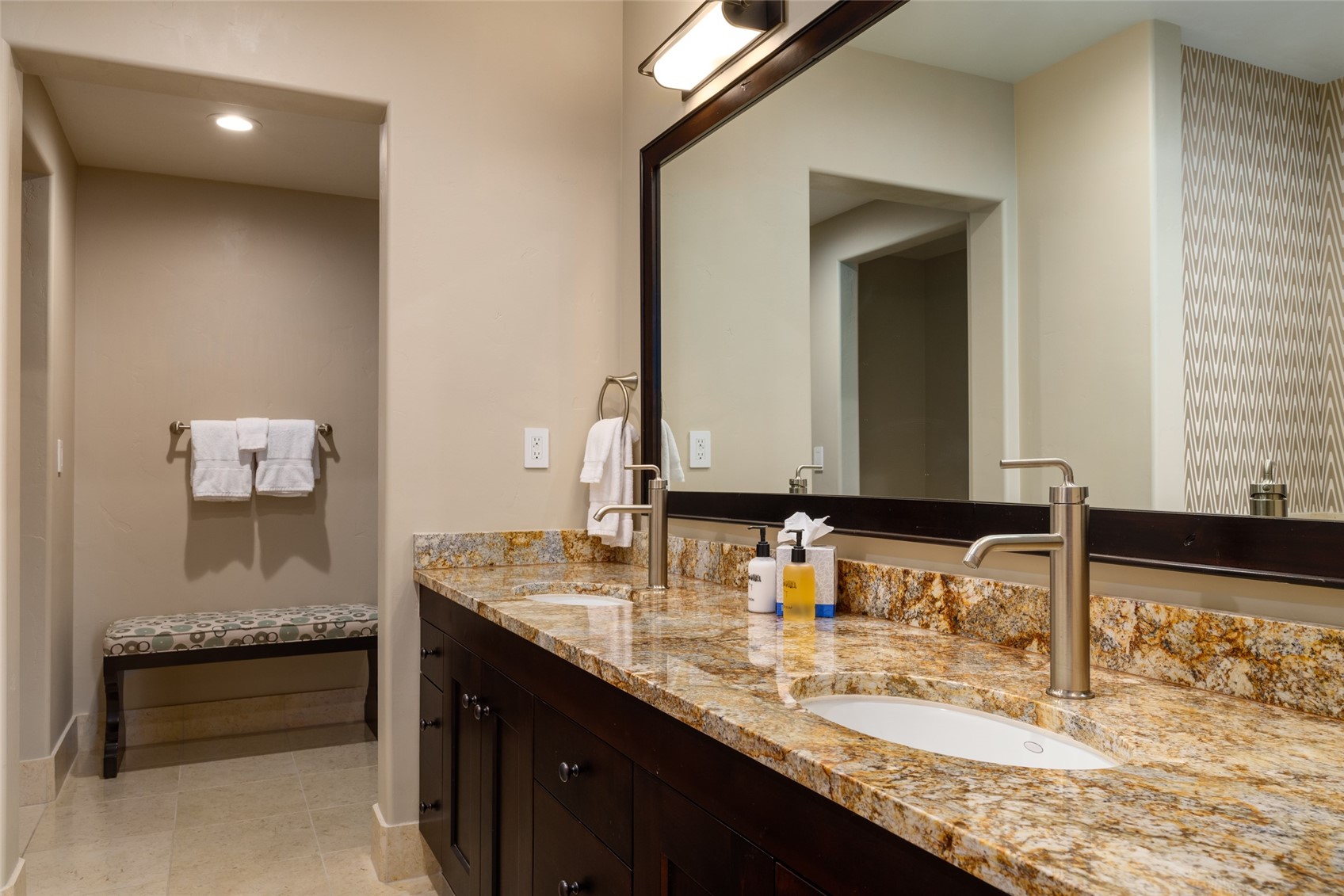 2410 Chutes Lane 2201 Property Photo 23