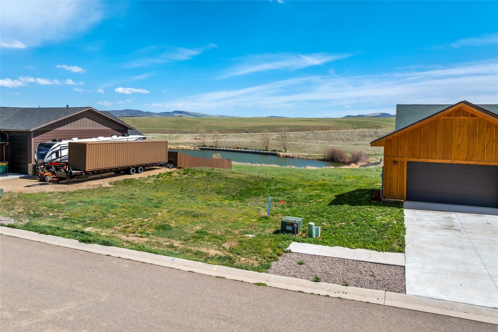 345 Mariposa Drive Property Photo 3