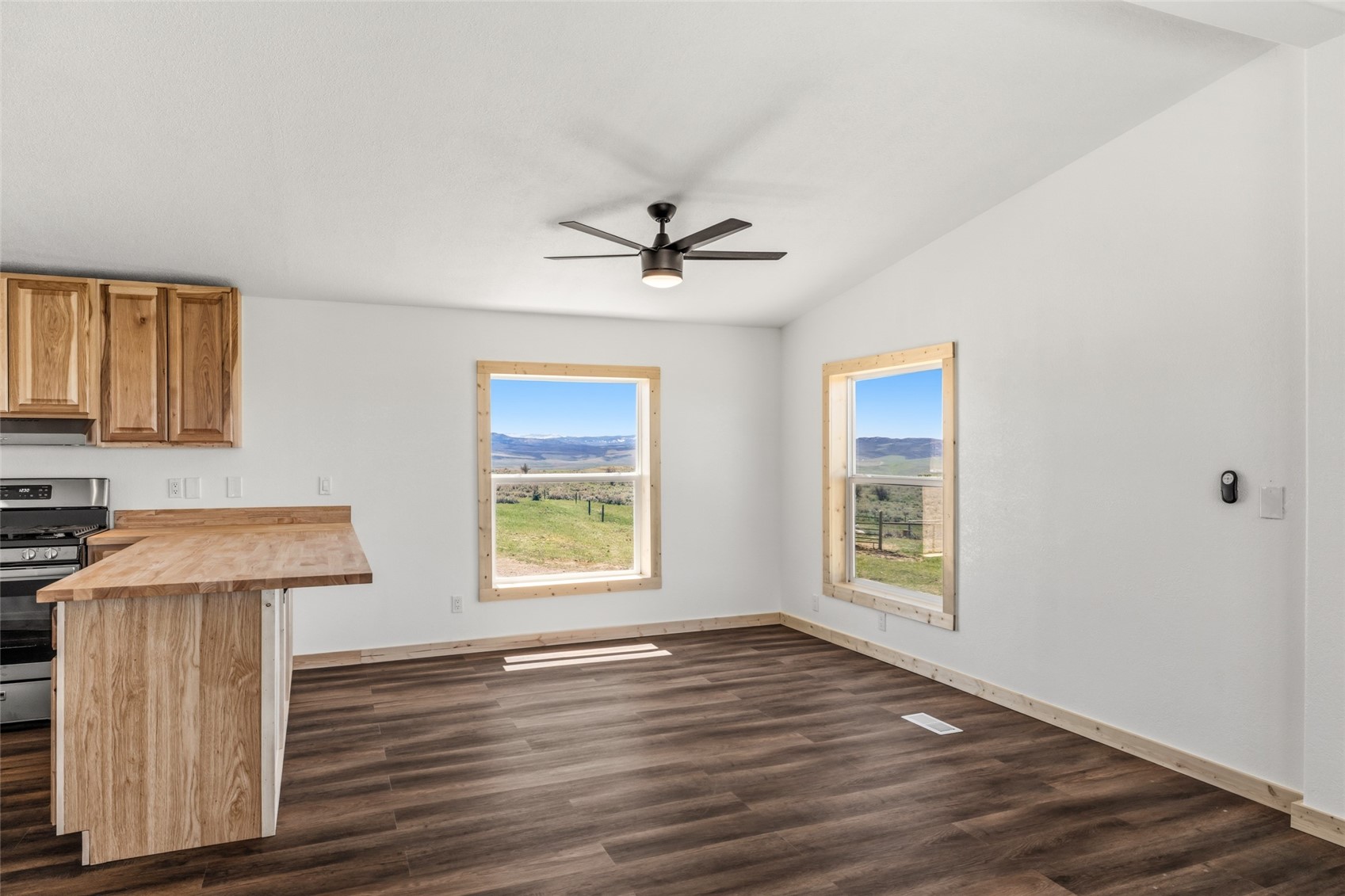 6055 Homesteader Lane Property Photo 10