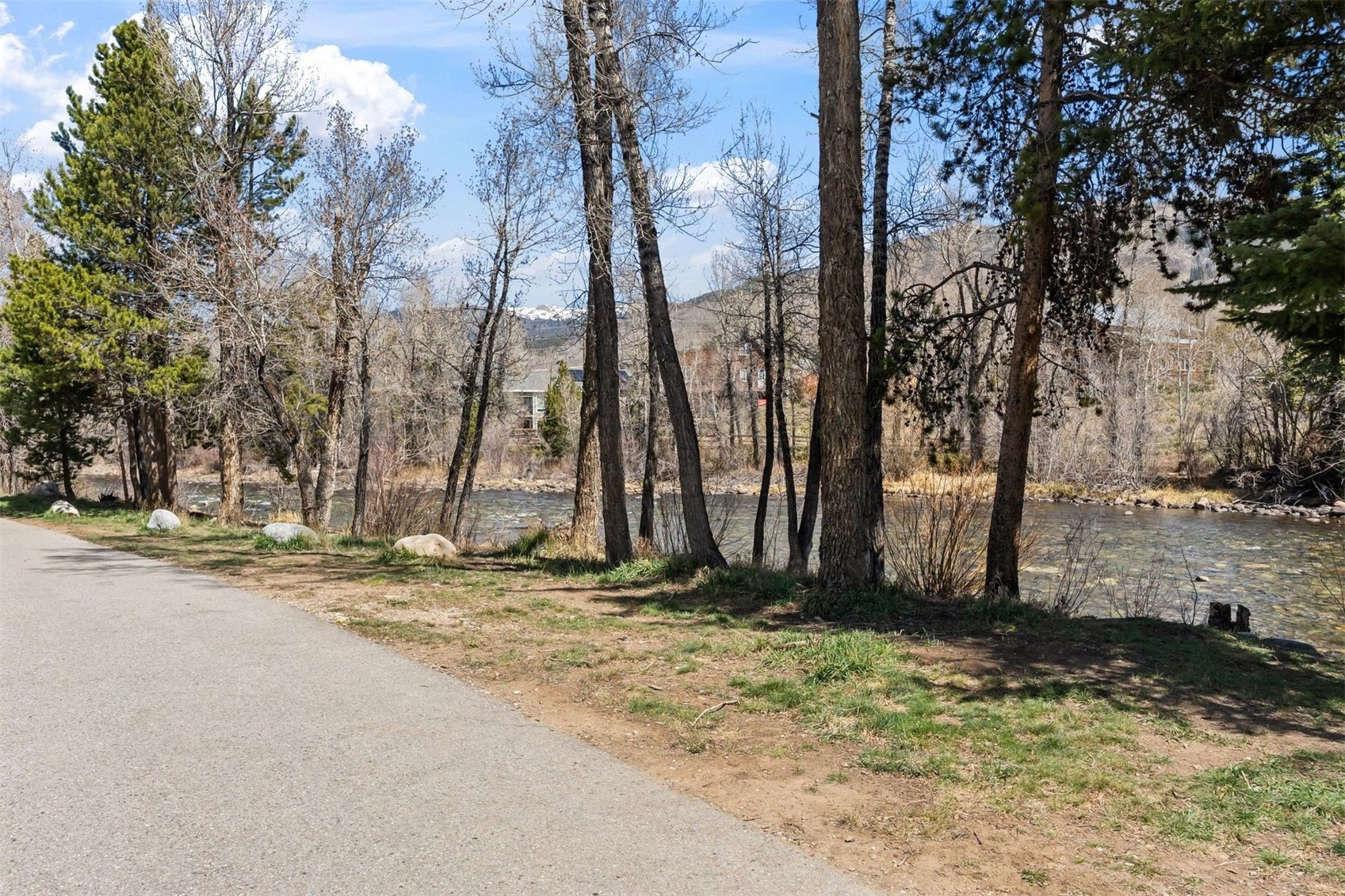 930 Blue River Parkway 625 Property Photo 36