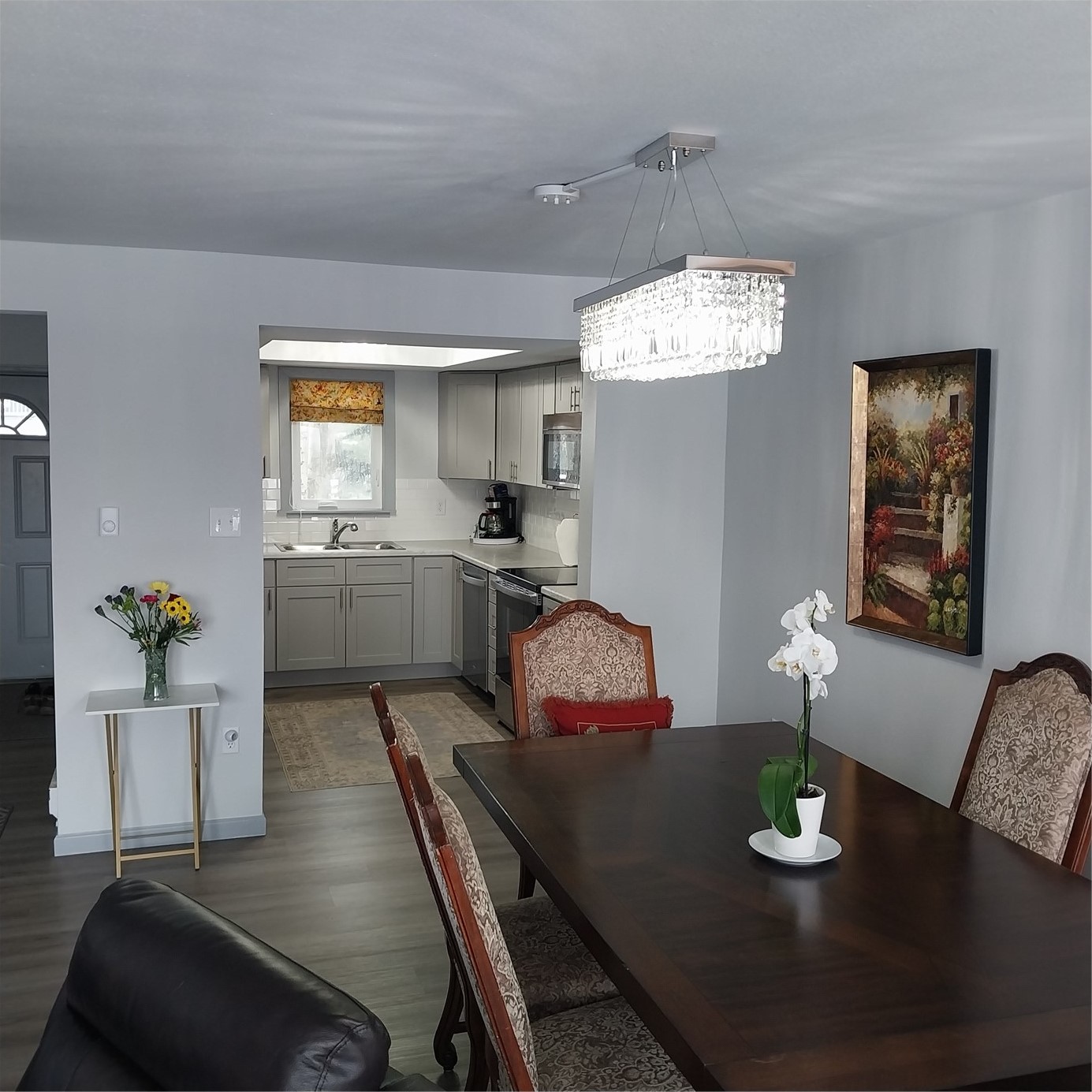 250 Cove Boulevard 3 Property Photo 2