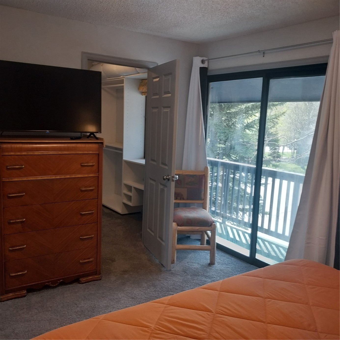 250 Cove Boulevard 3 Property Photo 16
