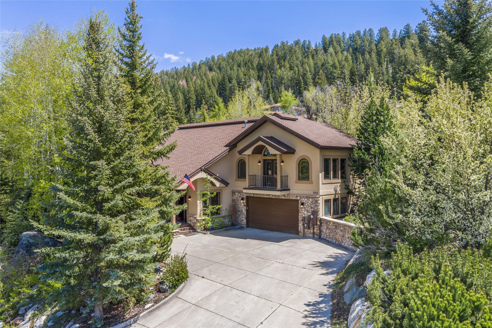 1112 Steamboat Boulevard Property Photo 1