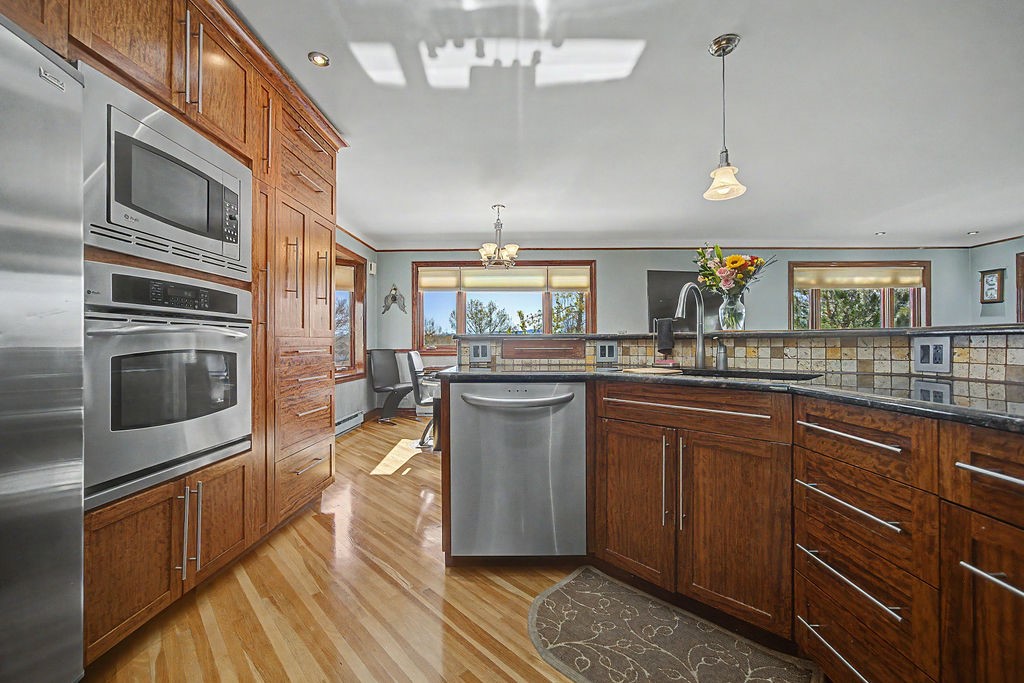 431 Clover Circle Property Photo 7