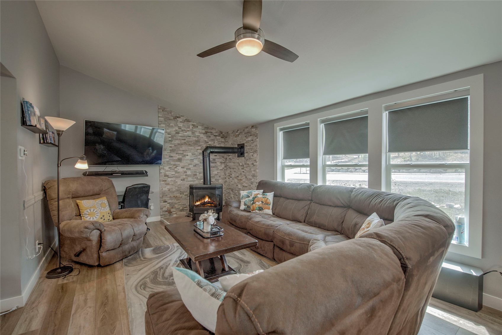 472 Ryan Gulch Road Property Photo 3