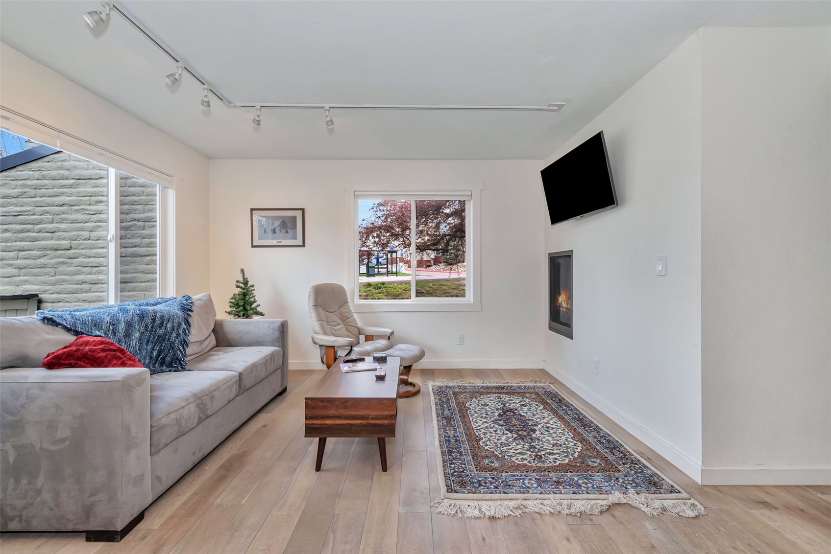 1 Cedar Court 1 Property Photo 2