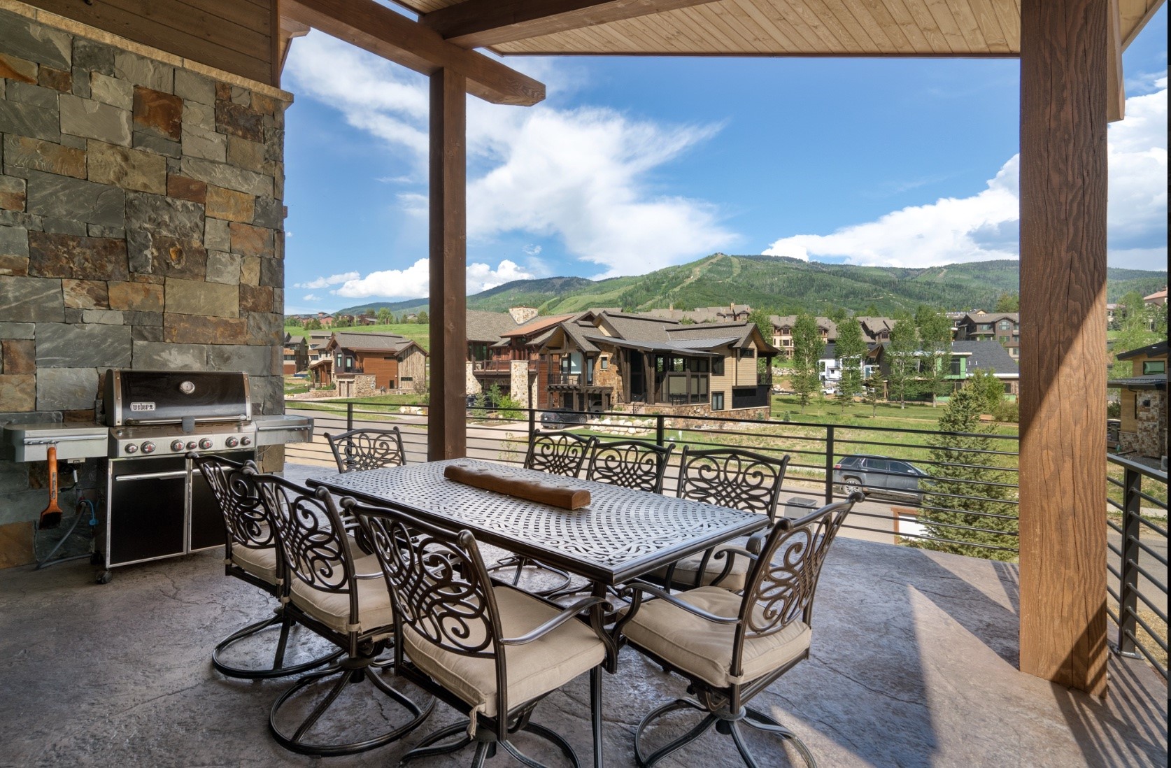 2637 Bronc Buster Loop - Property Photo 3