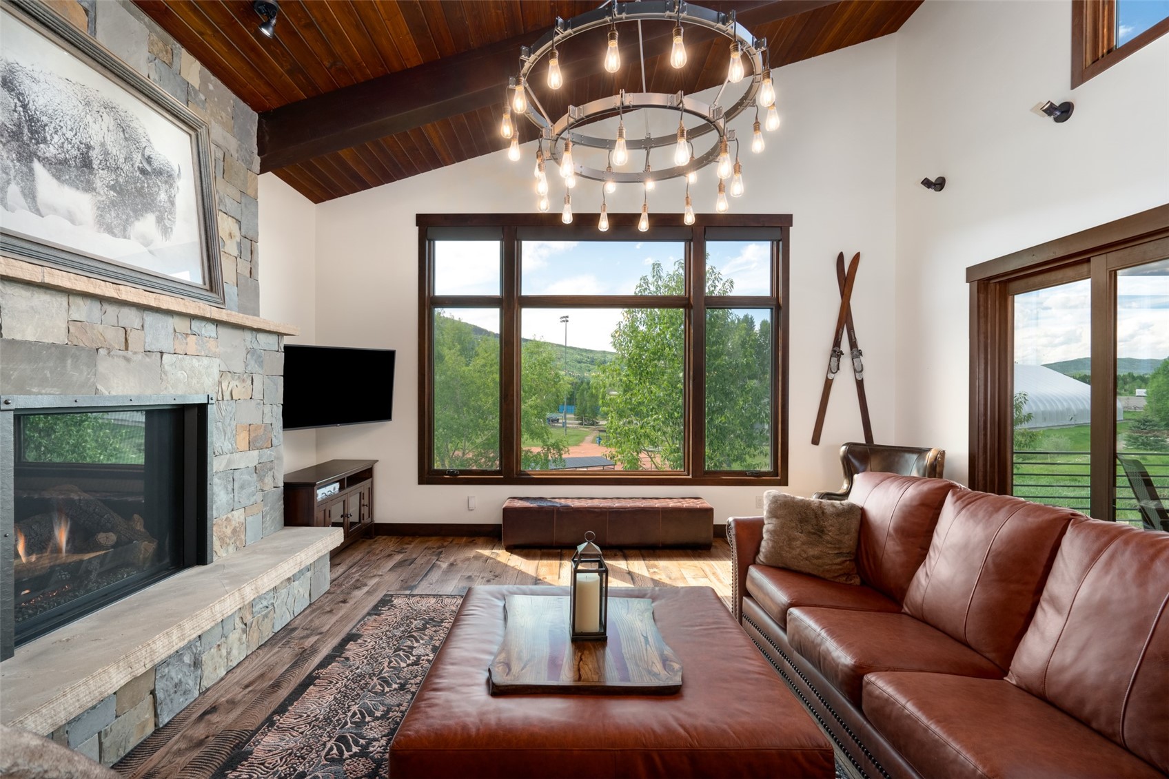 2637 Bronc Buster Loop - Property Photo 8