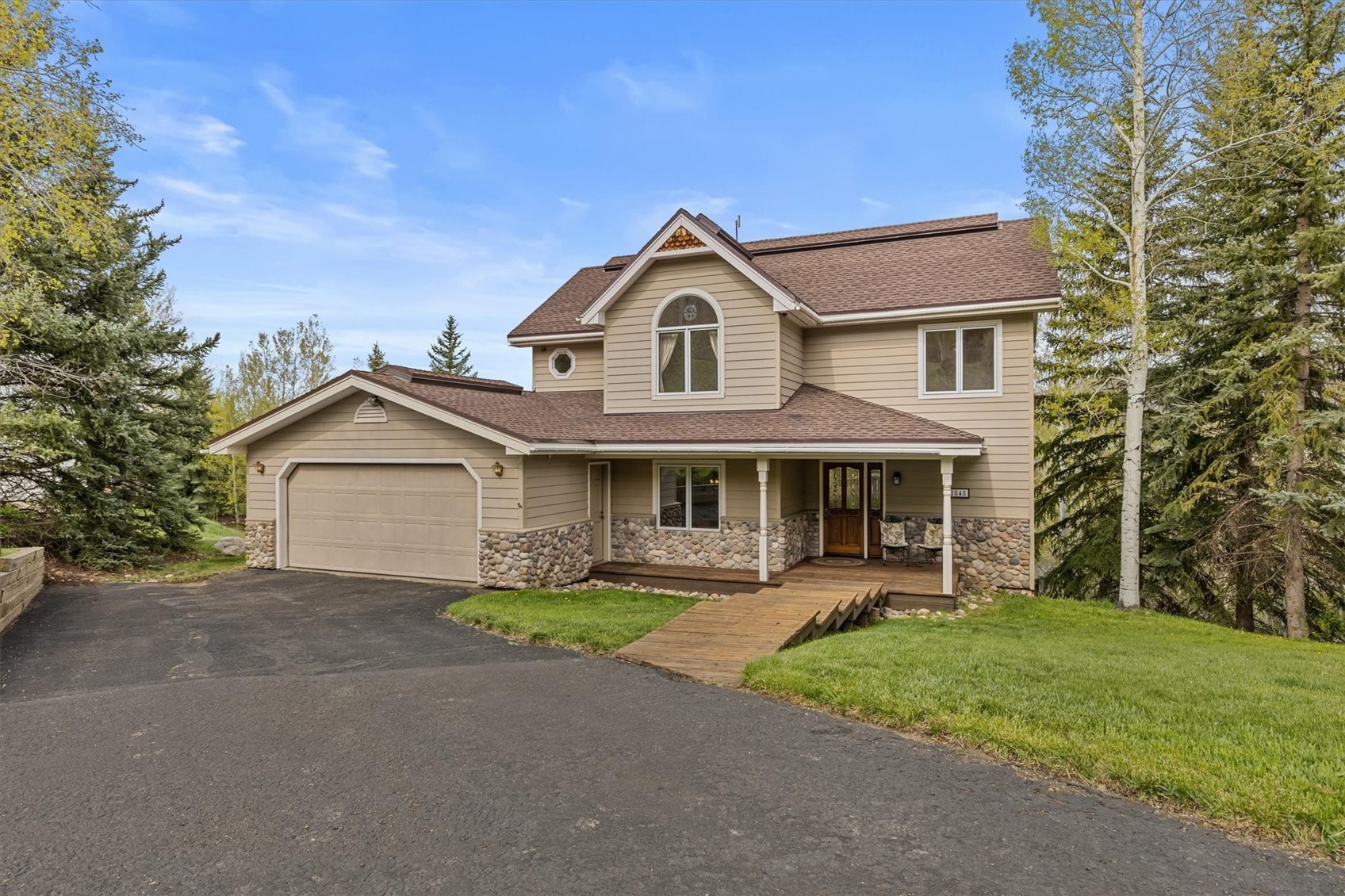 1848 Hunters Court Property Photo 1