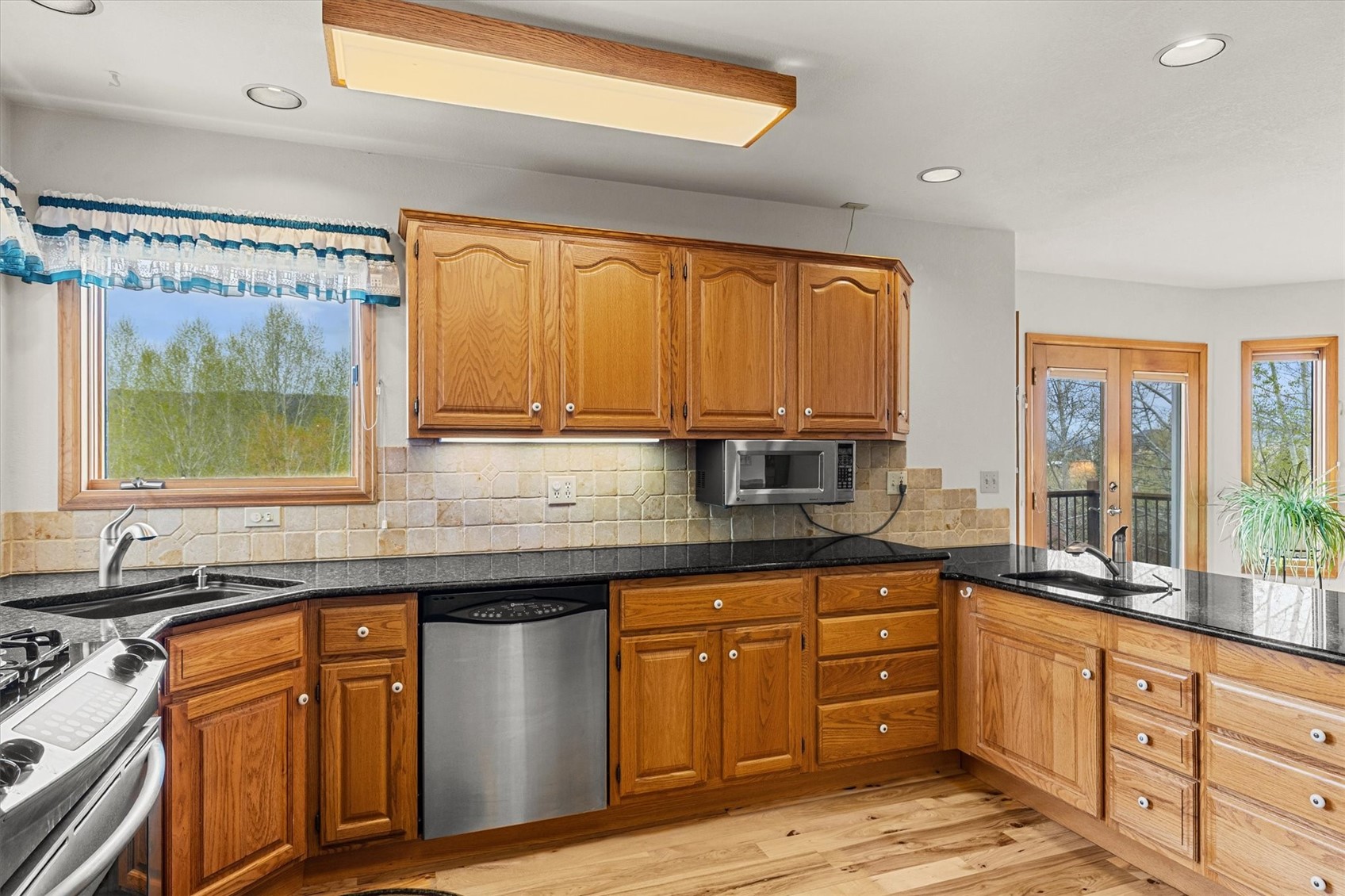 1848 Hunters Court Property Photo 4