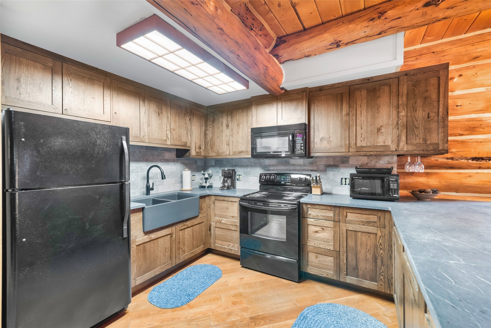 1106 Wampum Lane Property Photo 3