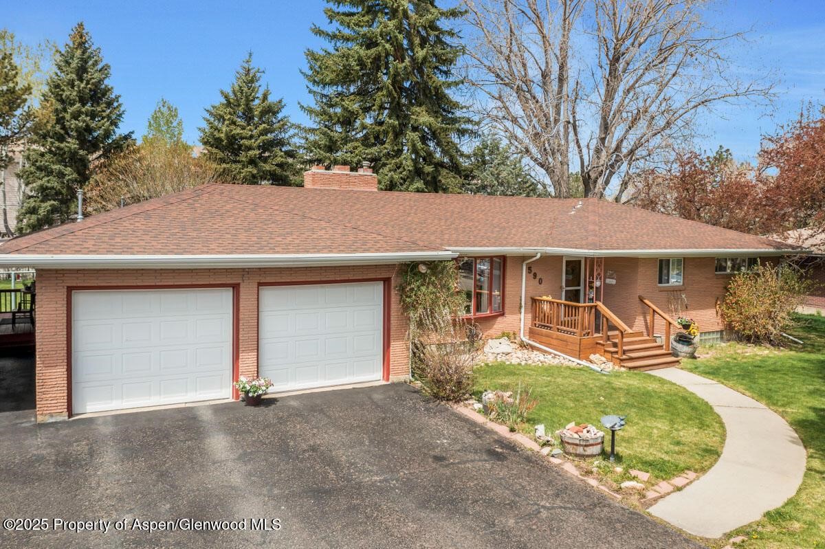 590 Steele Street Property Photo 1