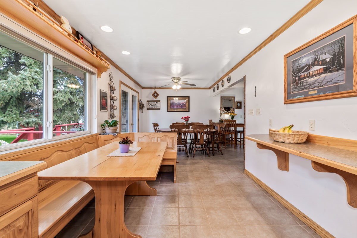 590 Steele Street Property Photo 16