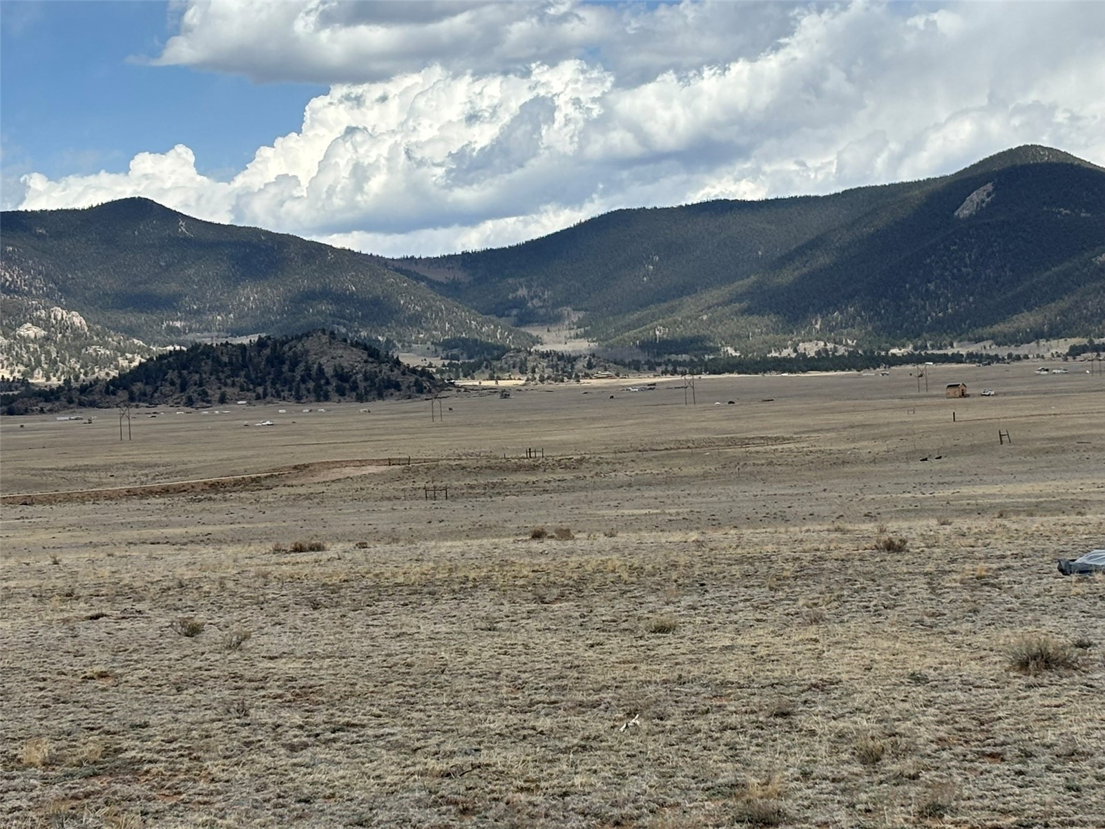 7125 Rio Blanco Road Property Photo 3