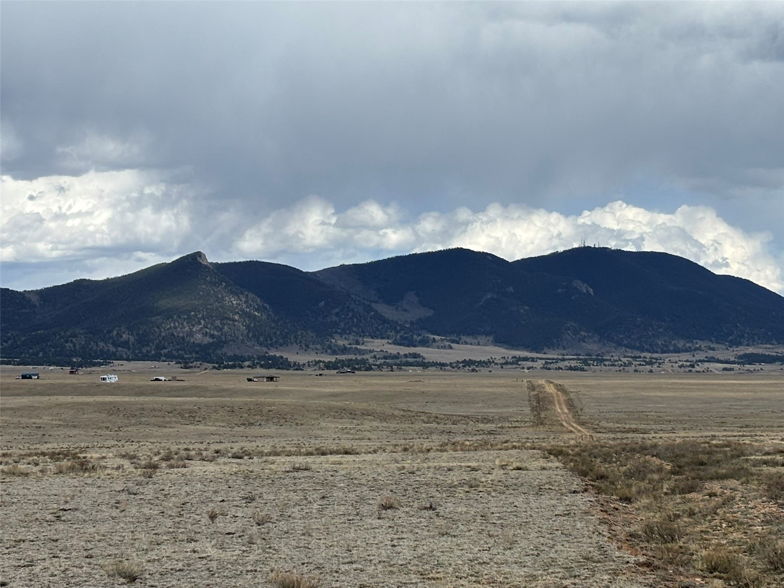 7125 Rio Blanco Road Property Photo 6