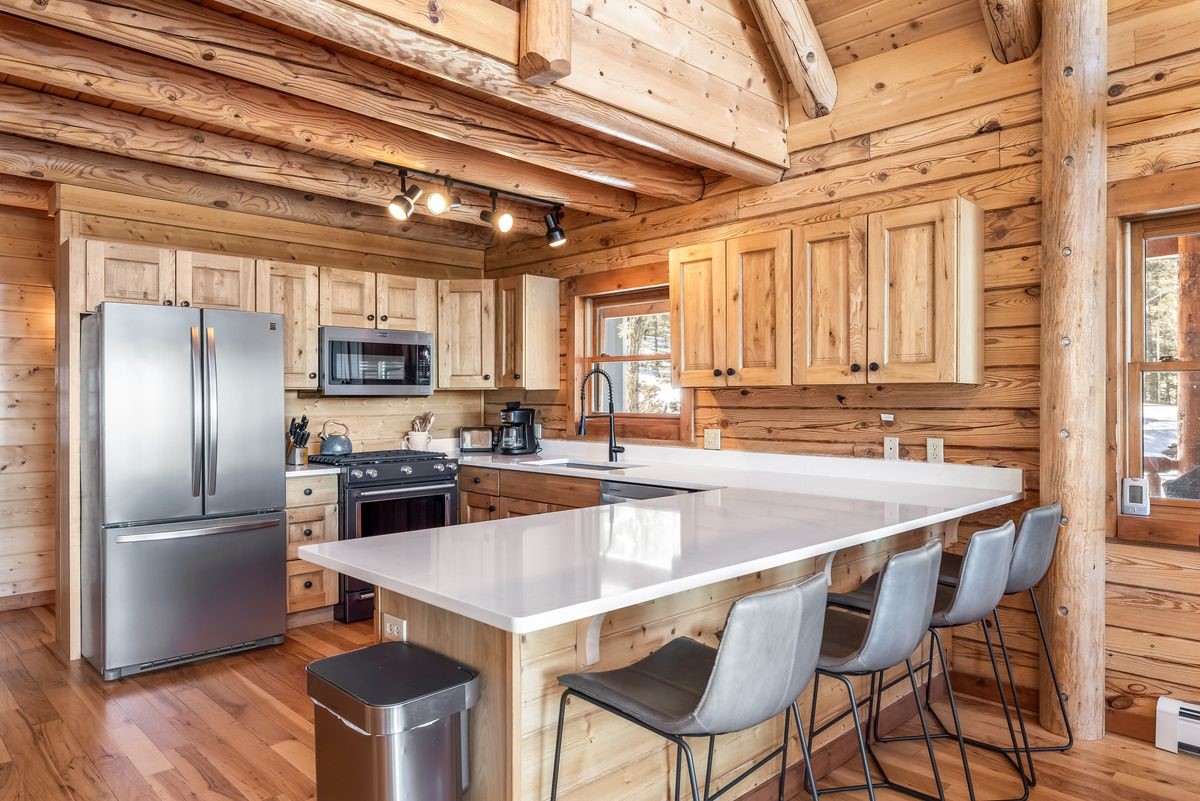 999 Bowstring Property Photo 3