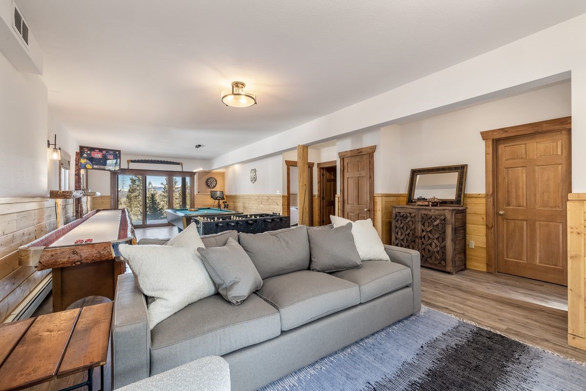 999 Bowstring Property Photo 23