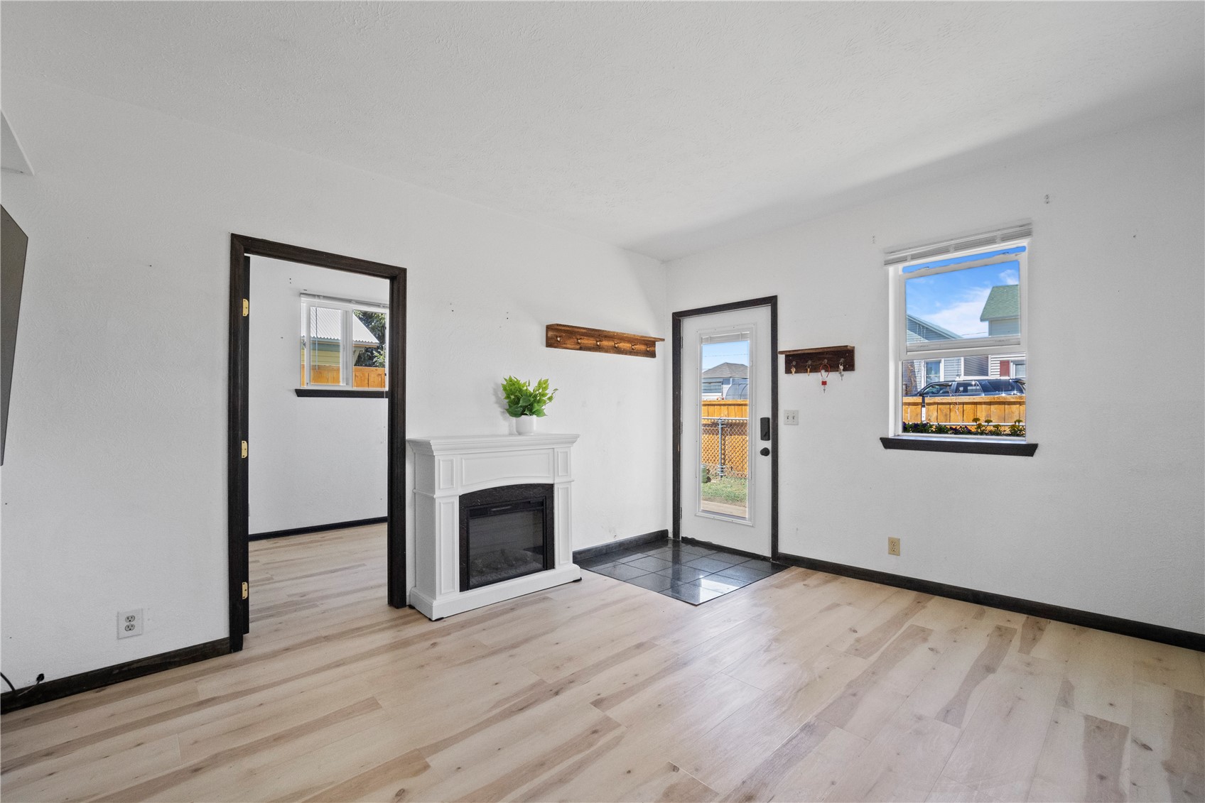 307 Elm Street Property Photo 4