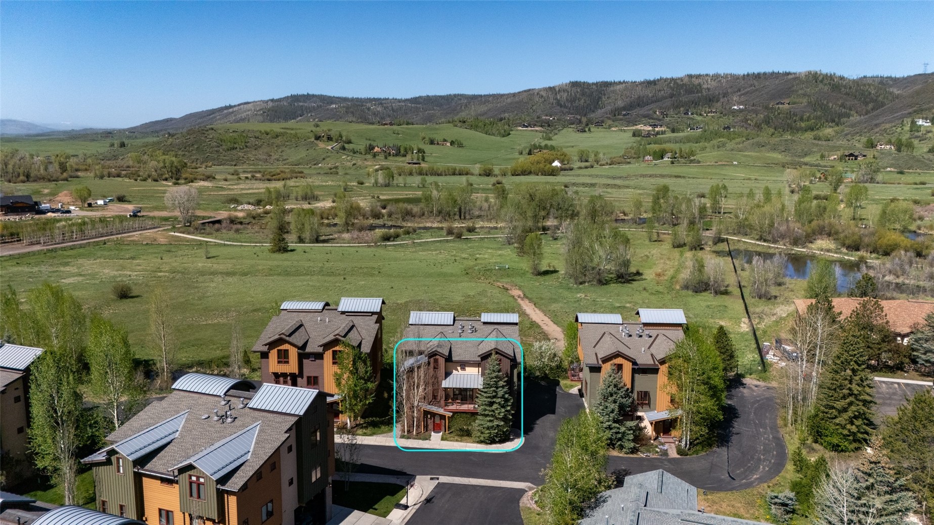 817 Majestic Circle Property Photo 2