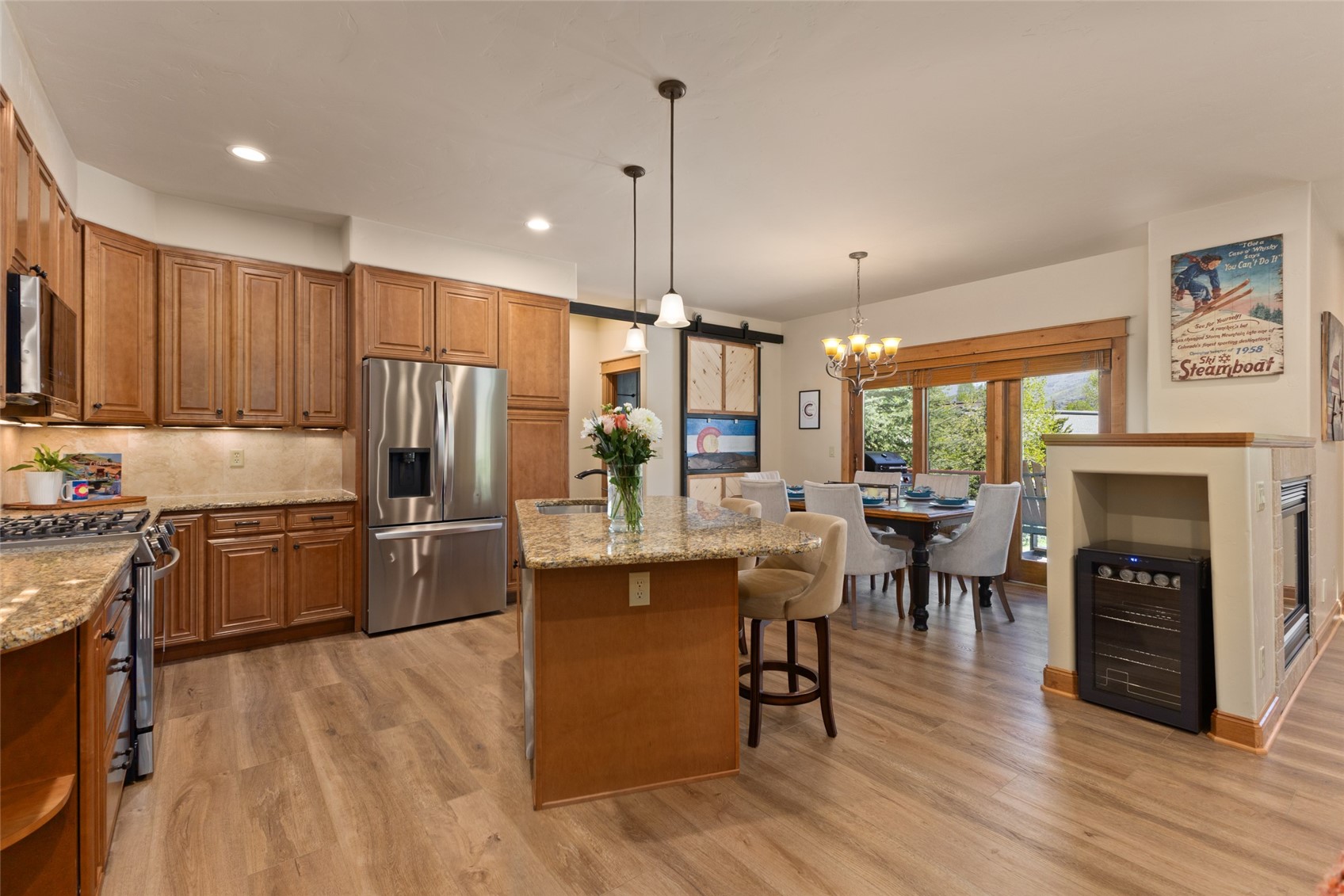 817 Majestic Circle Property Photo 6