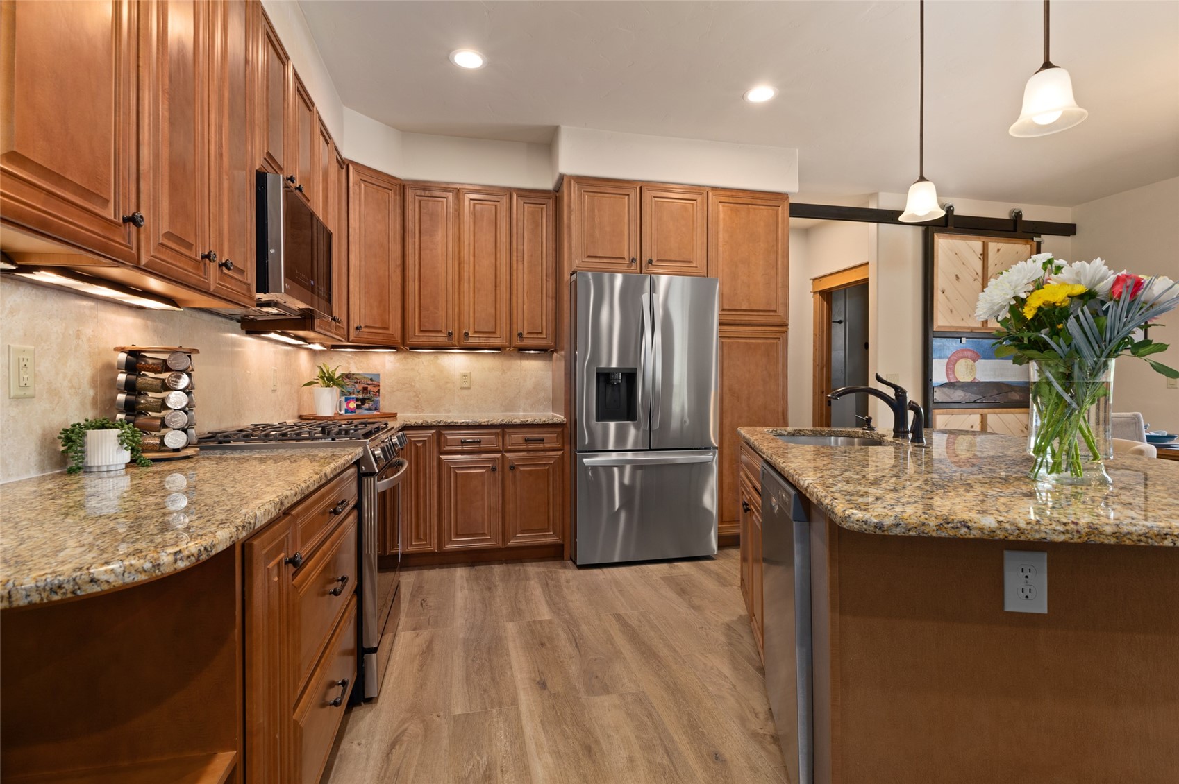 817 Majestic Circle Property Photo 7