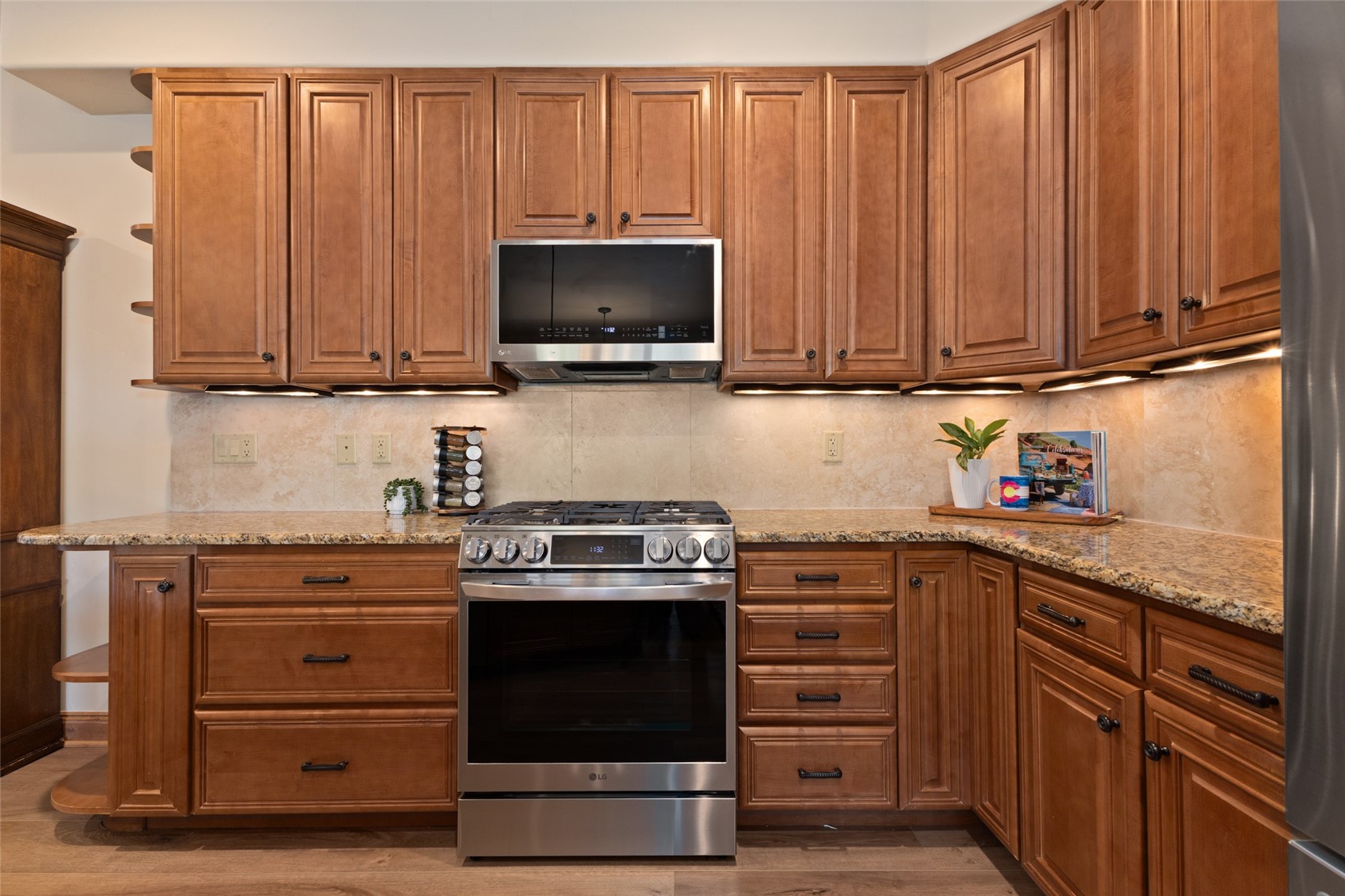 817 Majestic Circle Property Photo 8