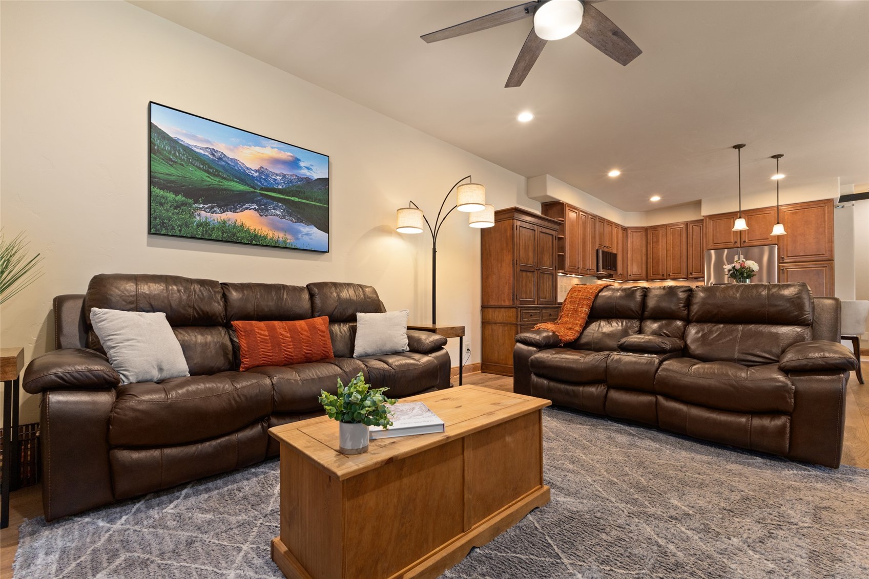 817 Majestic Circle Property Photo 10