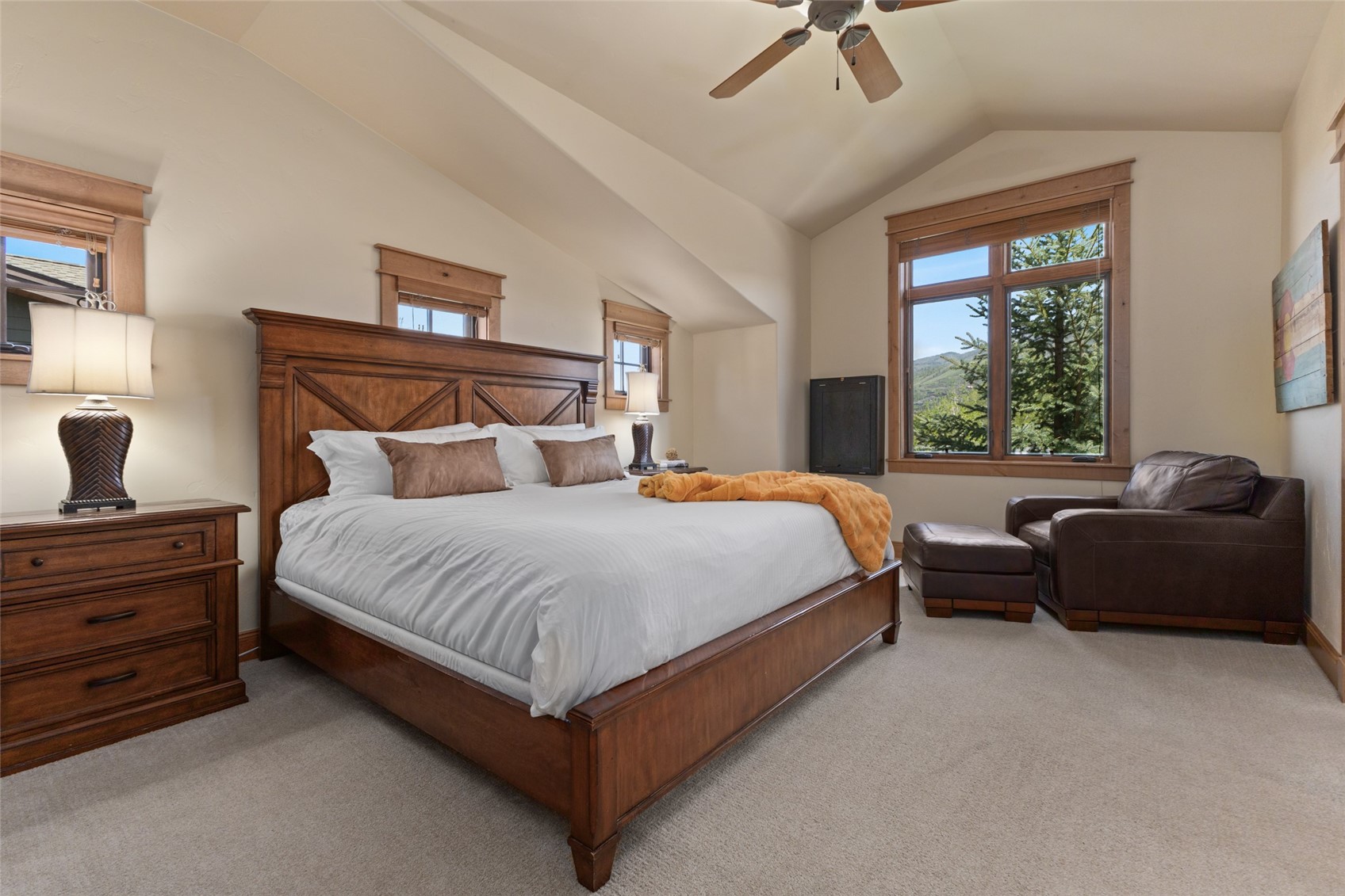 817 Majestic Circle Property Photo 12