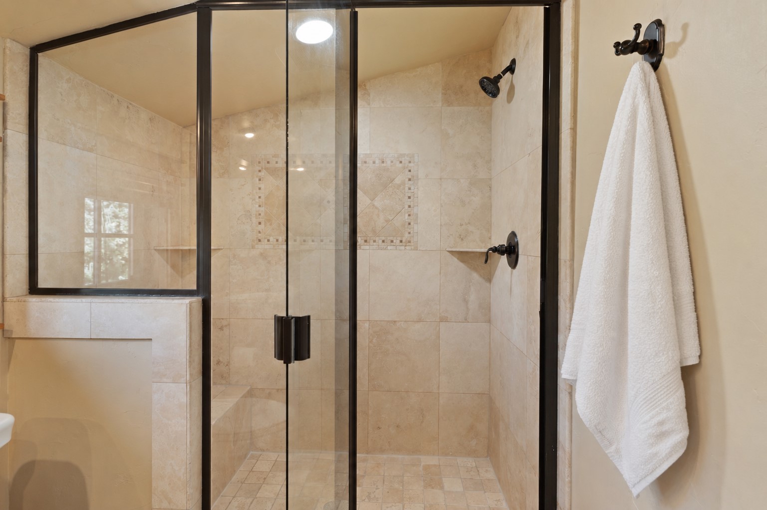 817 Majestic Circle Property Photo 15
