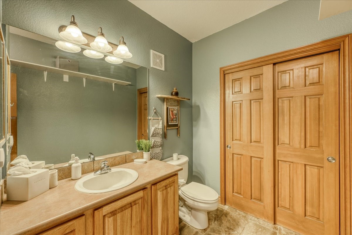 844 Blue River Parkway B3 Property Photo 15