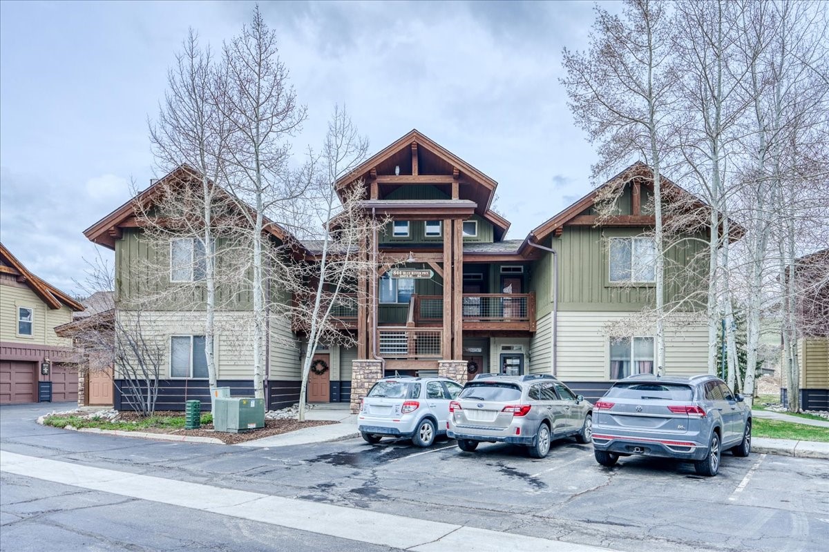 844 Blue River Parkway B3 Property Photo 24