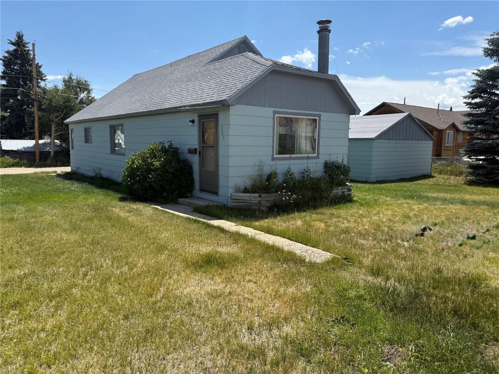 305 Chestnut Street Property Photo 1