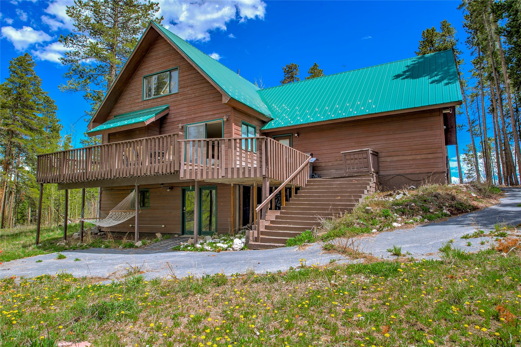 689 American Way Property Photo