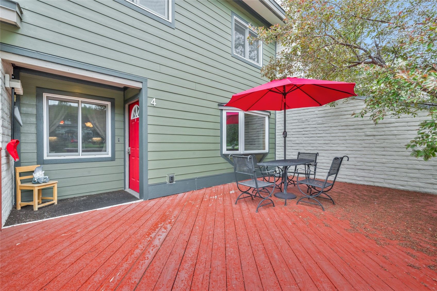 4 Redwood Court Property Photo 2