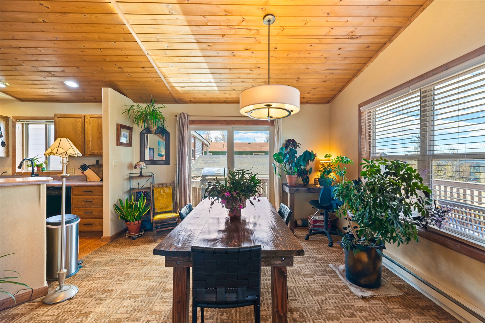 740 Castello Avenue Property Photo 9