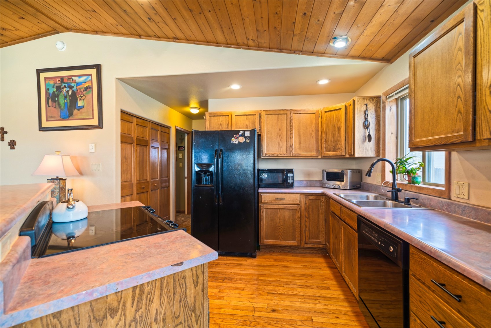 740 Castello Avenue Property Photo 19