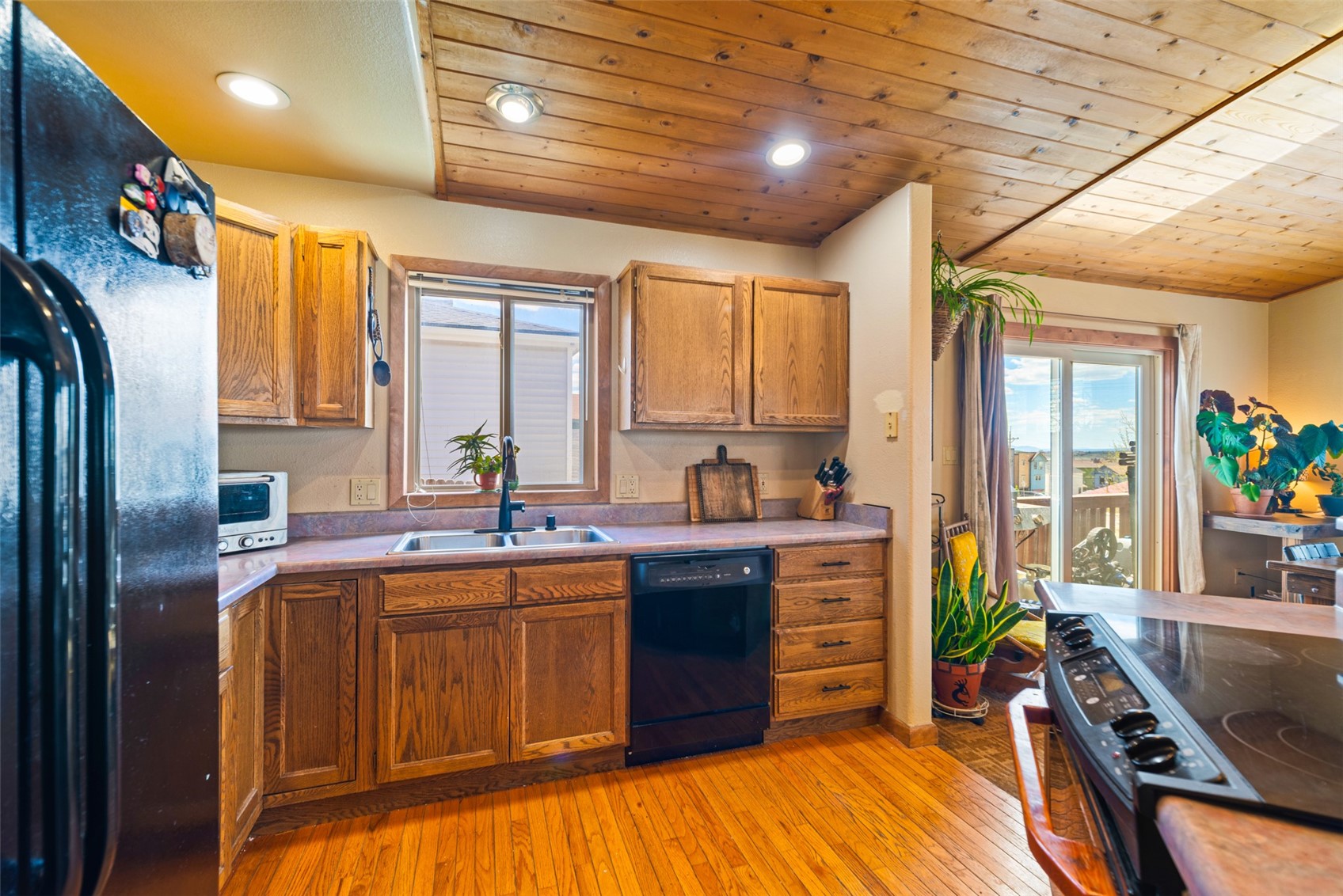 740 Castello Avenue Property Photo 20