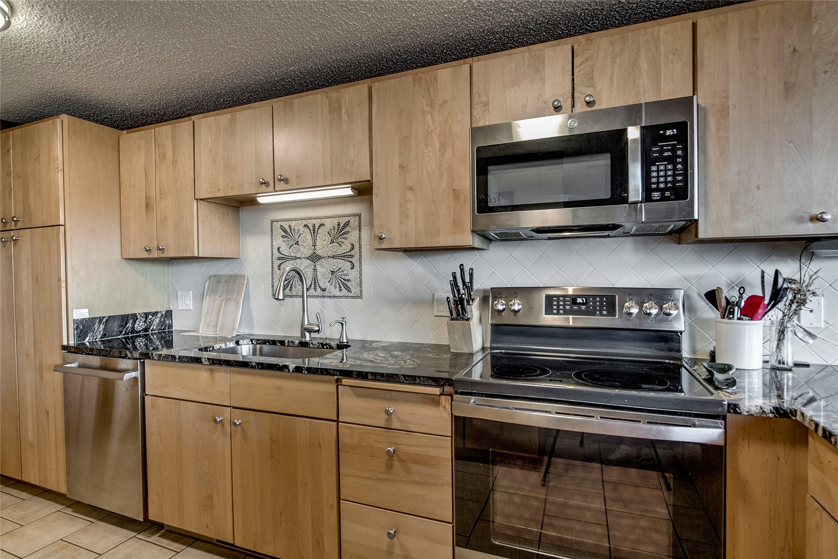 187 N Fuller Placer Road B Property Photo 9