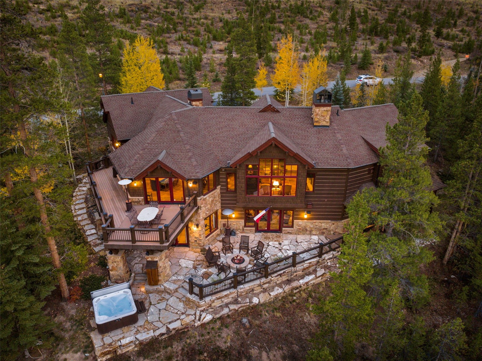 984 Gold Run Road Property Photo 3