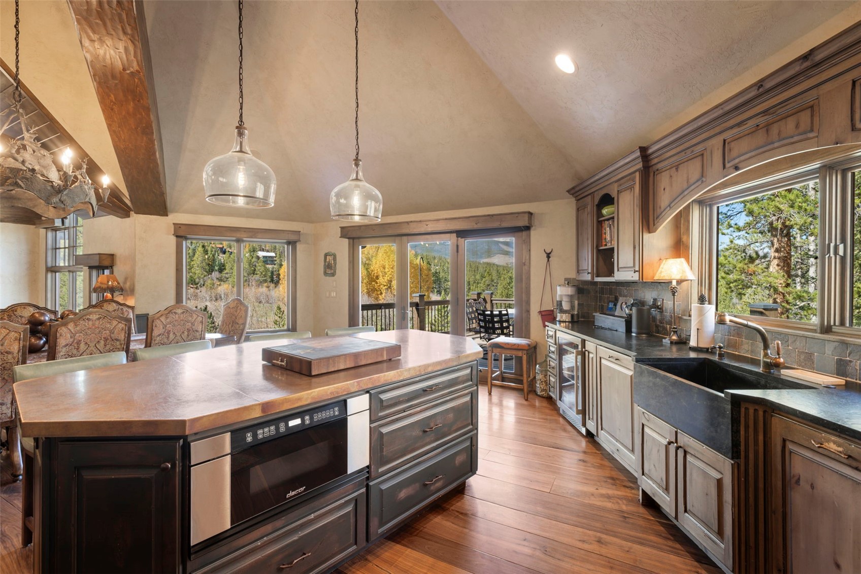 984 Gold Run Road Property Photo 15