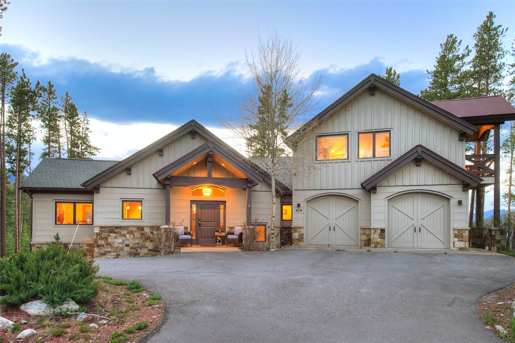 419 Silver Circle Property Photo 1