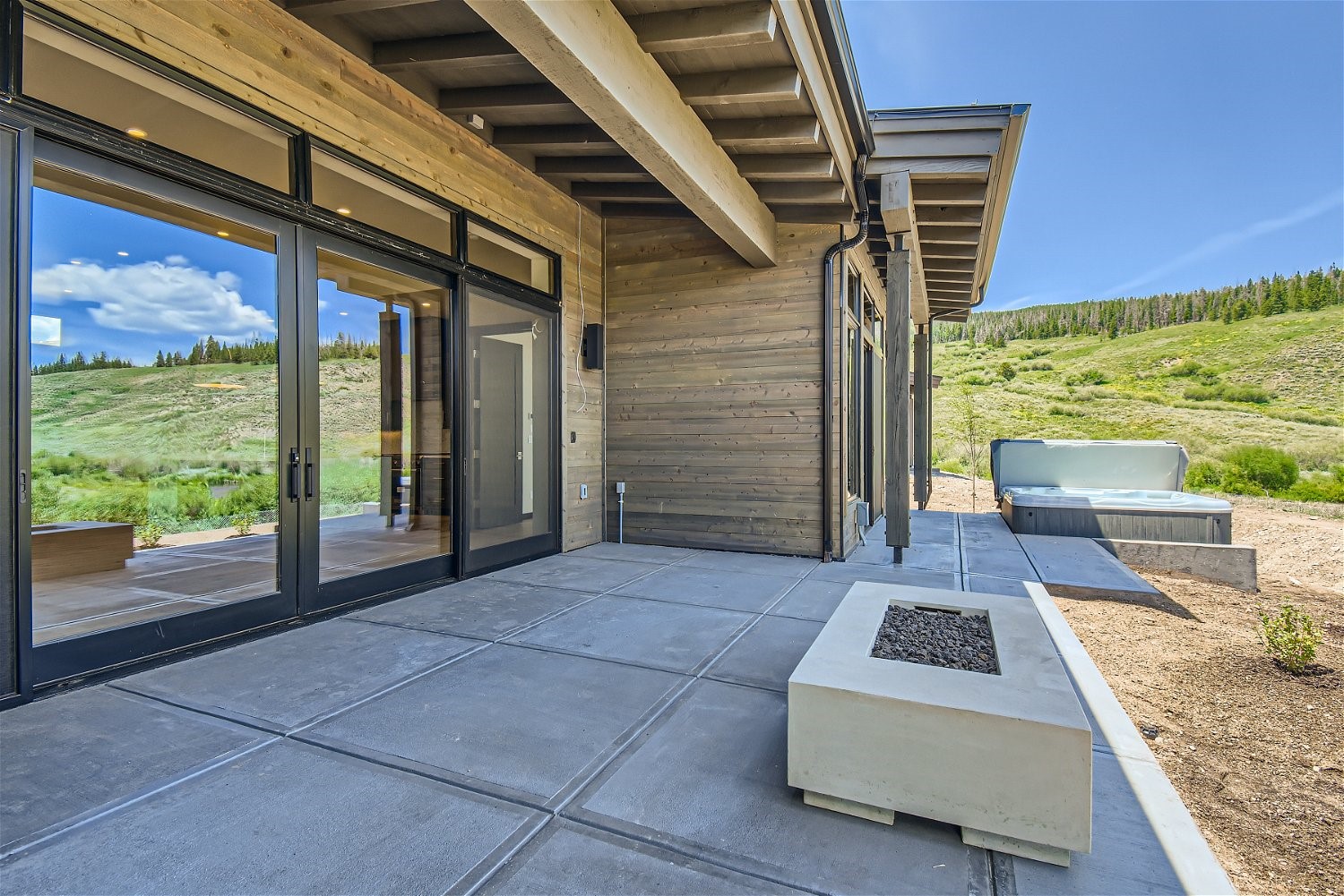 334 Monitor Drive Property Photo 10
