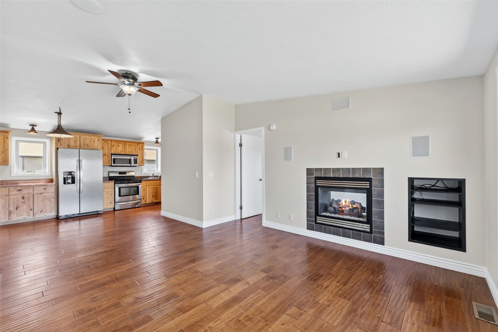 631 Summit Drive Property Photo 2