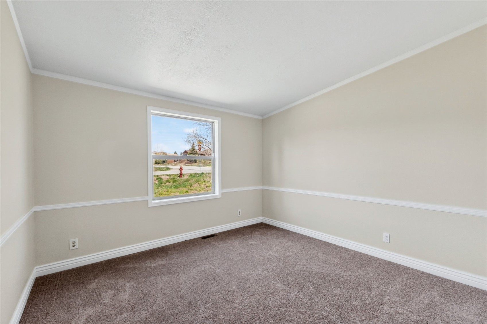 631 Summit Drive Property Photo 13