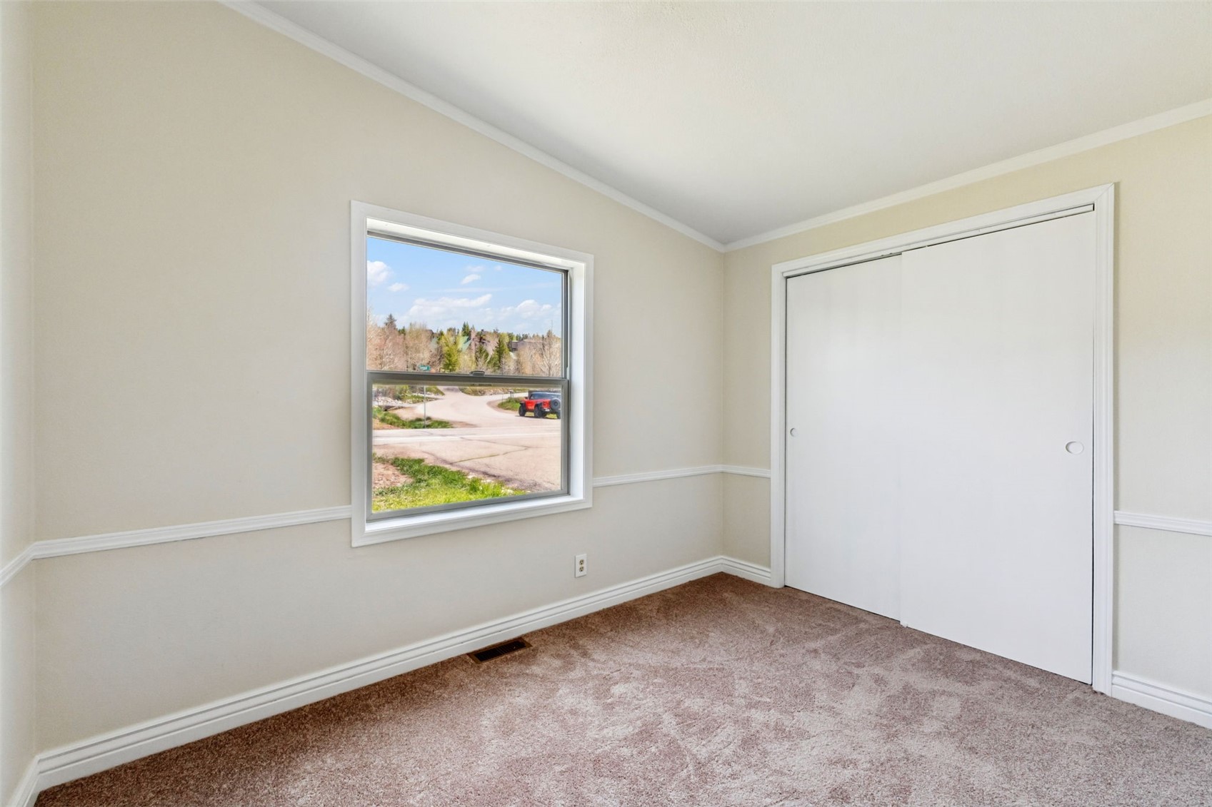 631 Summit Drive Property Photo 16