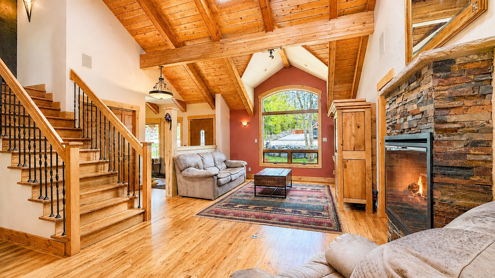 203 Lone Hand Way Property Photo 6